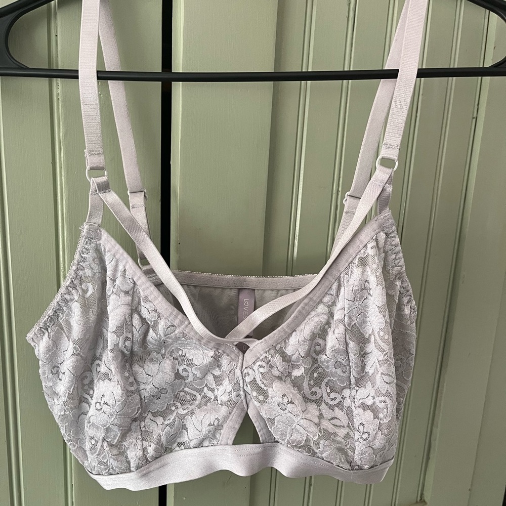 Torrid/ Lovesick grey bralette size 0 with X straps